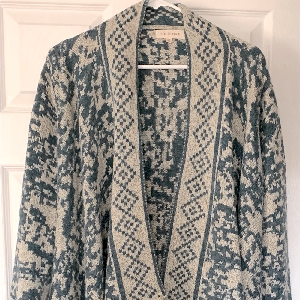 Like New Solitaire Sweater Wrap